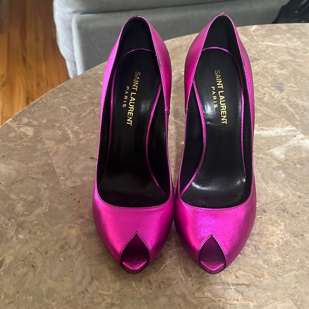 Saint Laurent metallic peep toe pumps/ size 37